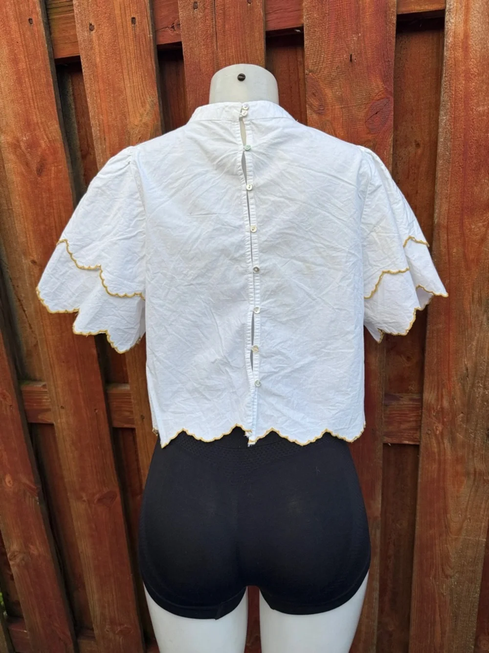 Zara White Embroidered Floral Puff-Sleeve Top with Peach Accents Size L
